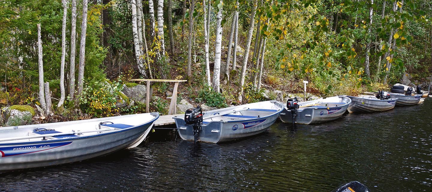 Båtar med motor hos företaget Adventure of Småland