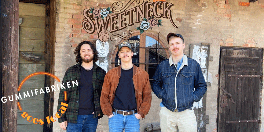 Joel Berglund, Kevin Karlsson Angove och Alfred Karlsson framför en tegelvägg. Foto: Samuel Knutsson.