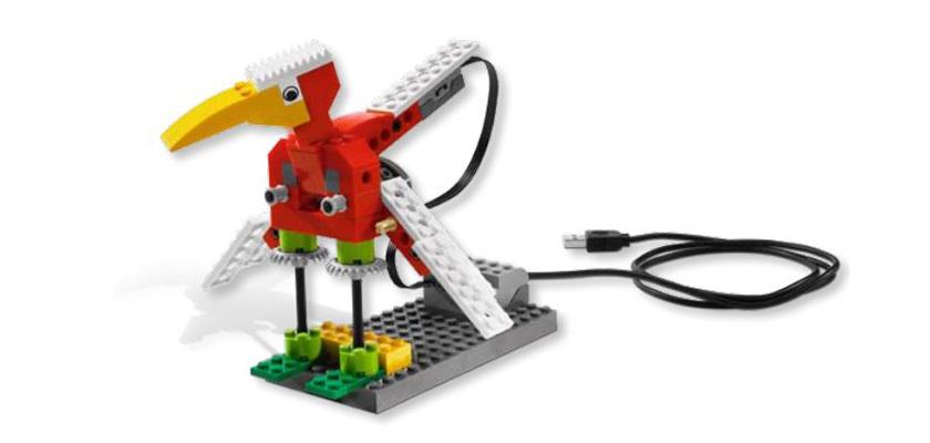 En fågel byggd av lego