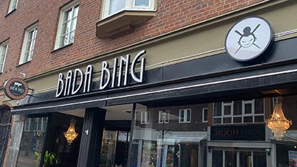 Utsidan av Bada Bing och Icha Mochi