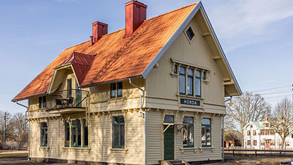Stationshuset i Horda som nu är ett kafé
