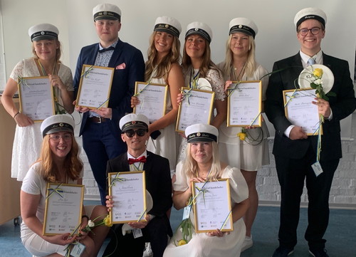 Avgångselever från Handels- och adminstrationsprogrammet som får blivit certifierade